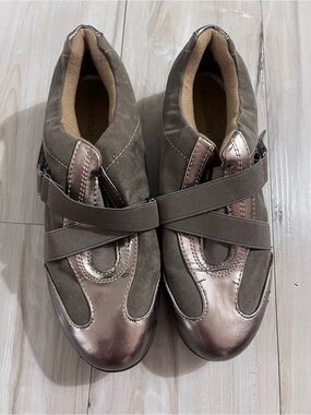 Sole senseability  • size 8 Casual Slip-On Sneakers with Metallic Accents